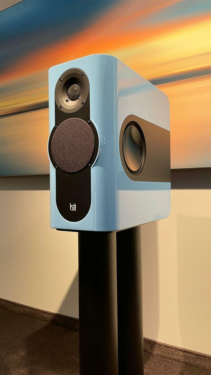 Kii Audio - Kii THREE System Premiumfarbe:Azzuro Blue Hochglanz