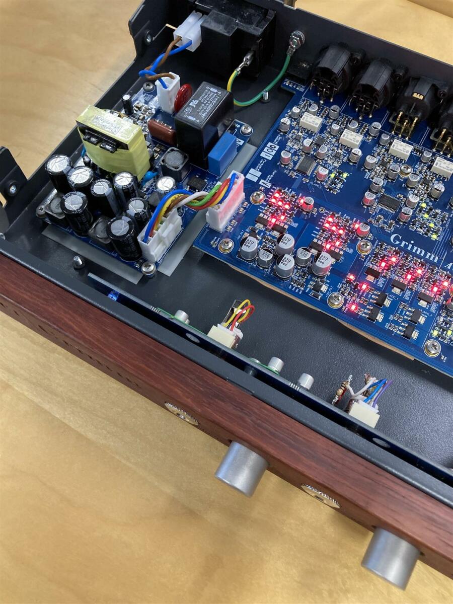 Grimm UC1v2 - Highend AD-DA Multichannel Converter and Monitoring Controller