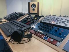 Grimm UC1v2 - Highend AD-DA Multichannel Converter and Monitoring Controller